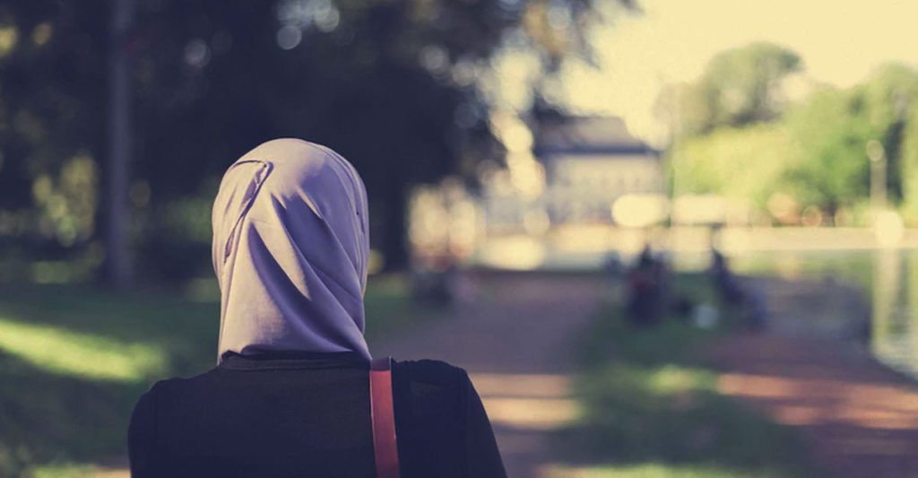 স্বামী কতদিন স্ত্রীর কাছ থেকে দূরে থাকতে পারবে?