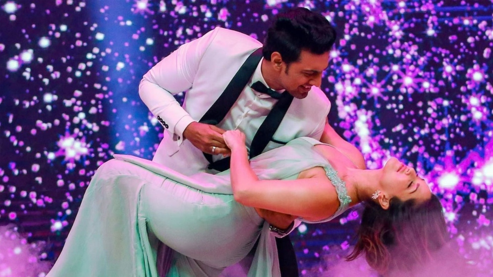 দেব-সানি লিওনের ভিডিও ভাইরাল!