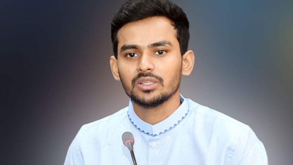 গণতান্ত্রিক প্রক্রিয়ায় দায়িত্ব হস্তান্তর হবে: আসিফ মাহমুদ