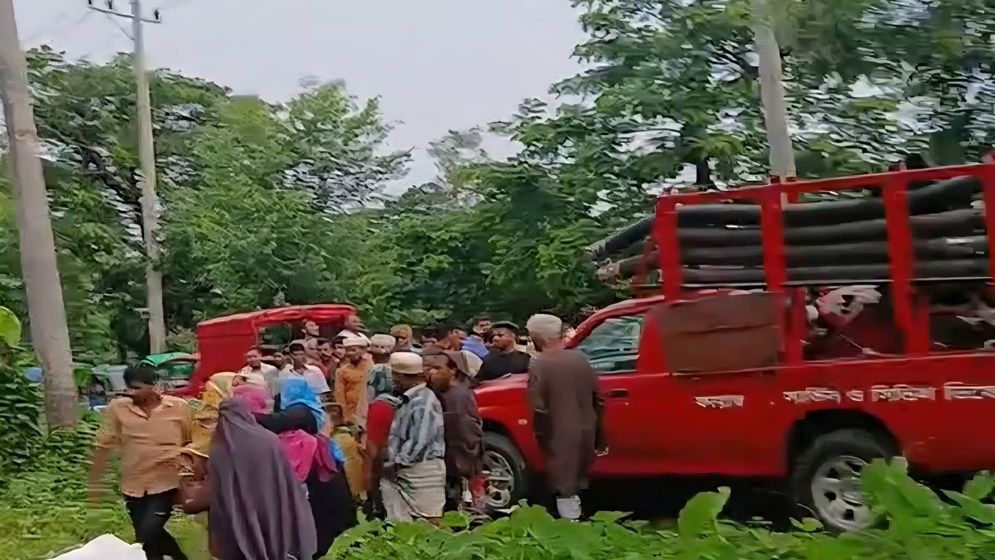 প্রবাসীকে আনতে গিয়ে সড়ক দুর্ঘটনায় একই পরিবারের ৭জন নিহত